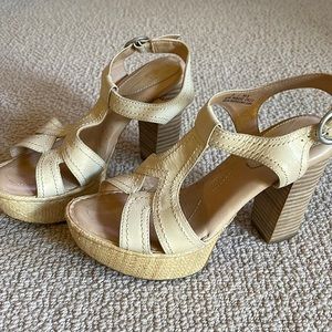 Born Crown Platform Strap Heeled Sandals size 6